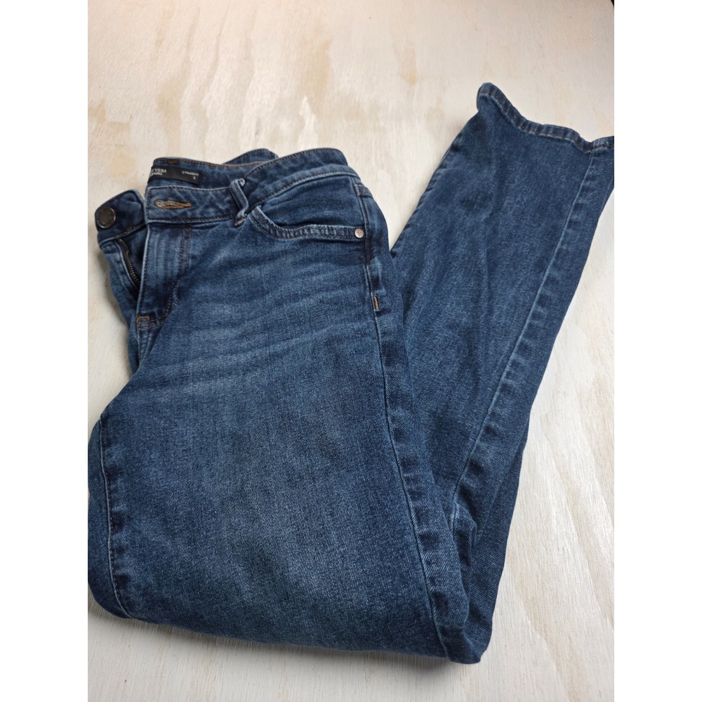 Simply Vera Vera Wang Straight Leg Jeans Dark Wash Blue Denim Size 6 Minimalist